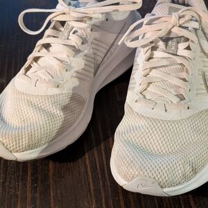 Nike White Sneakers Mesh Knit Athletic